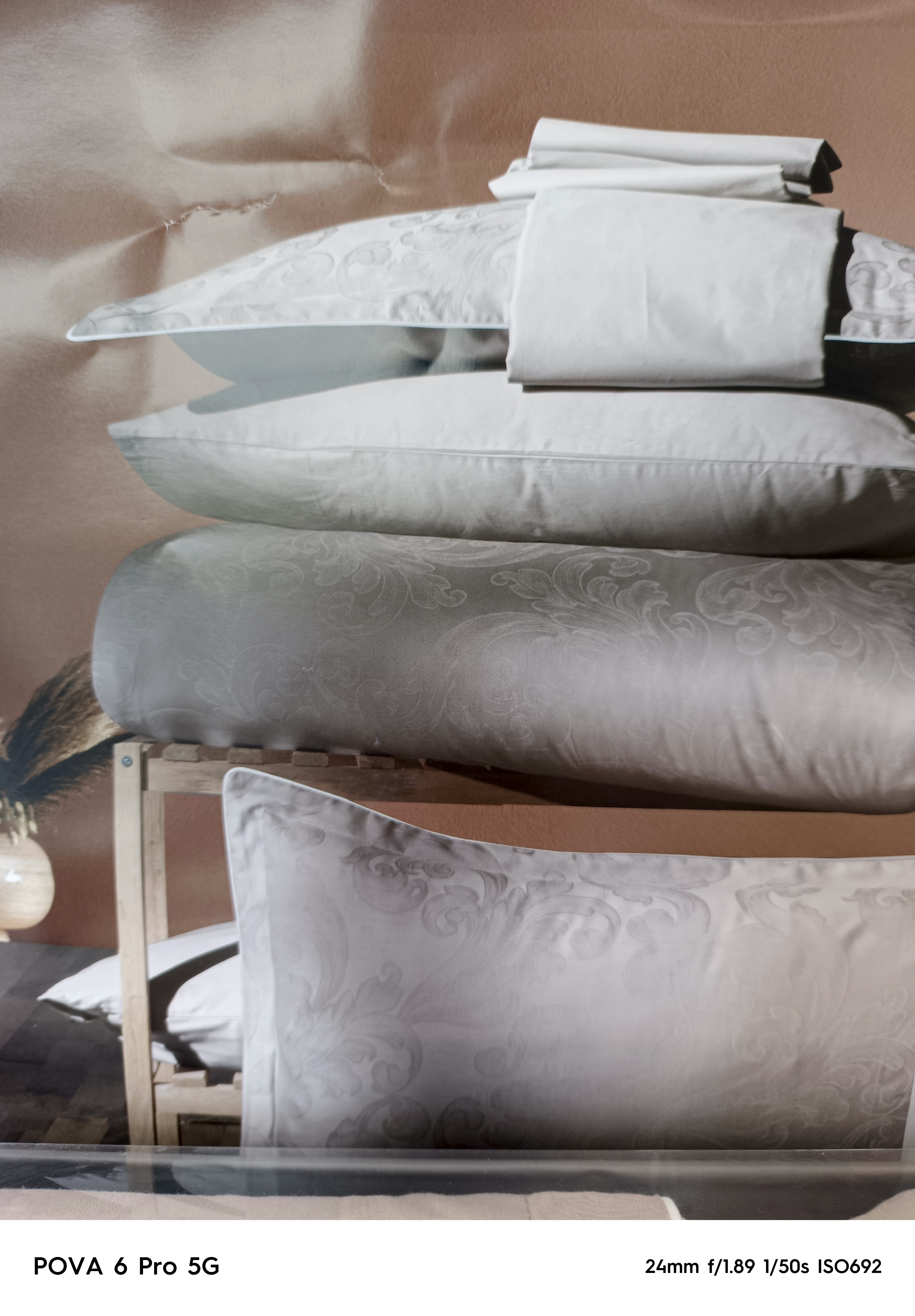  Постельное белье Евро сатин Do&Co 200х220 навол 4шт 50х70/70х70 Deluxe Vandella коричн